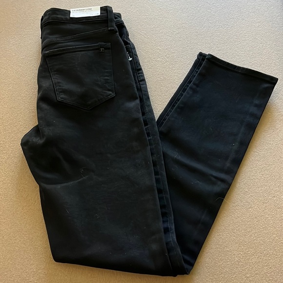 JOES JEANS- NWT The Runway Luna
High Rise Cigarette 32" Inseam -
Size 26 - Picture 2 of 11